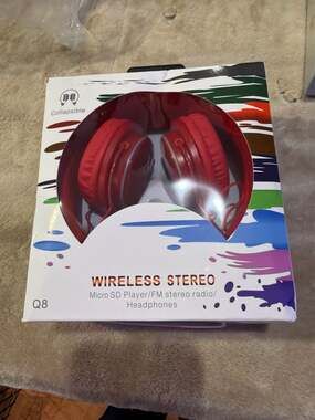 Q8 Wireless Stereo Bluetooth Headphones with Micro SD & FM Radio - Red